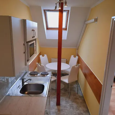 아파트 Apartmanhaz King *