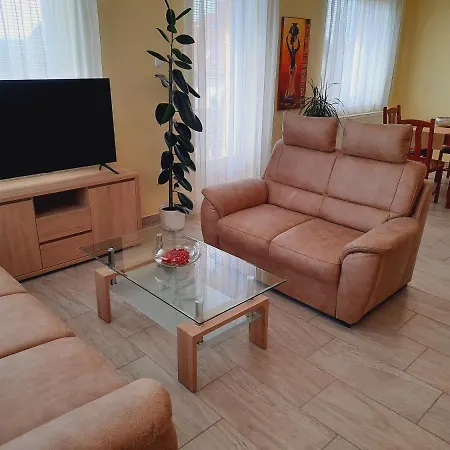 Apartmanhaz King *