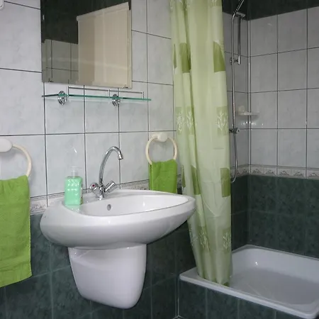 Apartmanhaz King *